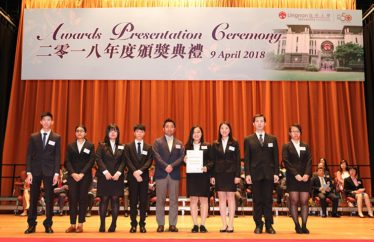 香港での奨学金授与式